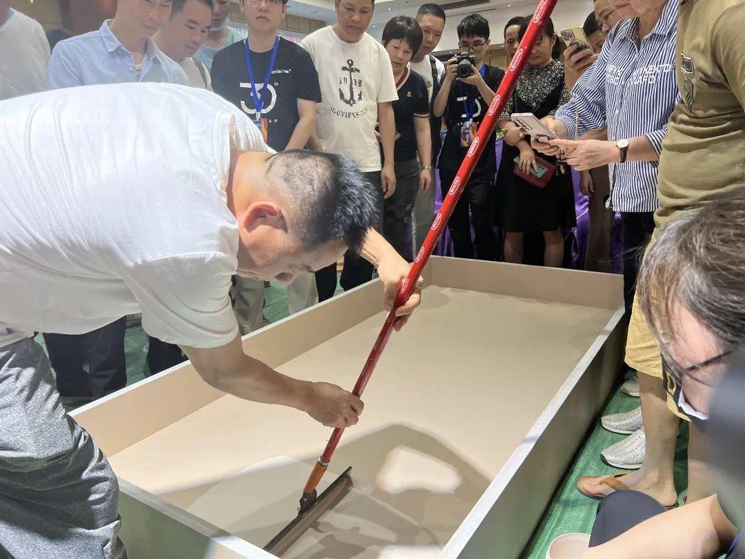 一場(chǎng)發(fā)布會(huì)，展開(kāi)微水泥革命 | 2023萬(wàn)磊廣佛千人行完滿成功