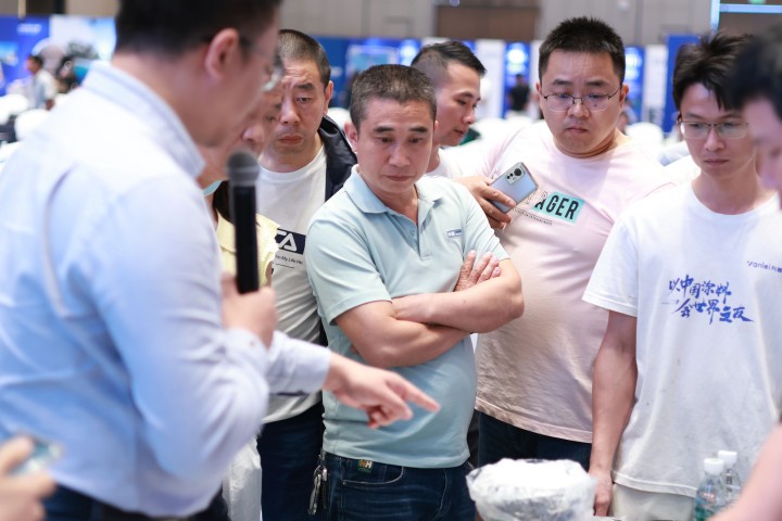 一場發(fā)布會，一場千人狂歡嘉年華 | 2025萬磊廣佛千人行完滿成功